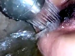 My hairy pussy fucking the shower head