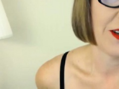 HOT Lingerie Babe in Glasses Masturbating